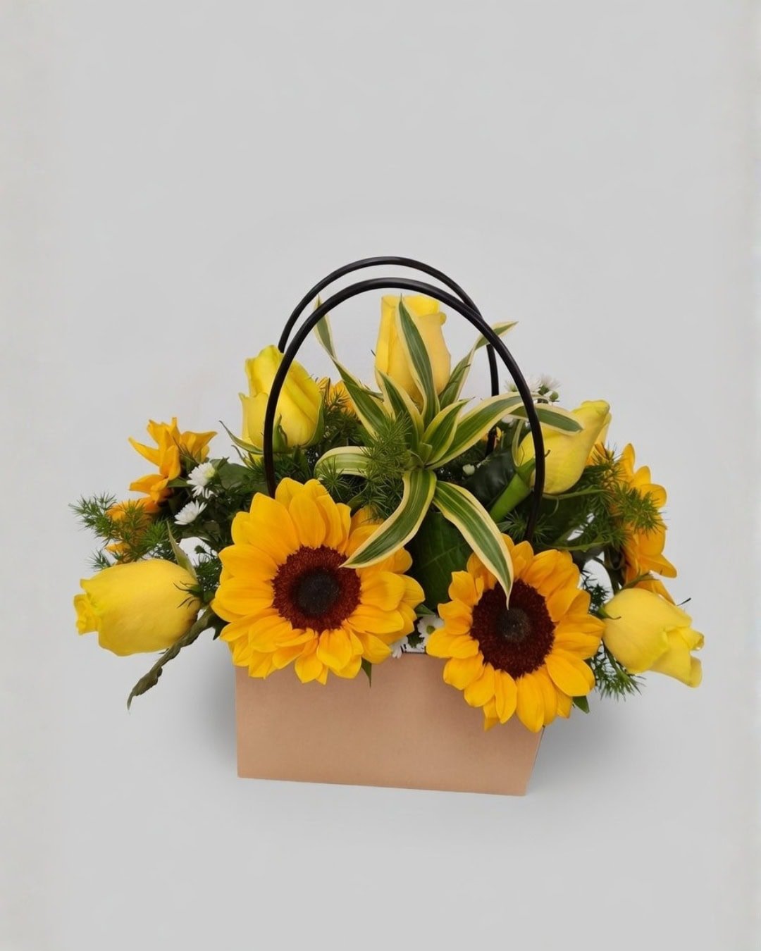 SOL DORADO EN CARTERITA FLORAL DE GIRASOLES Y ROSAS